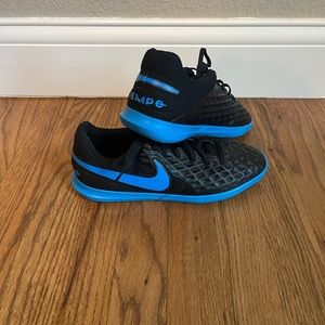 NIKE Indoor/ Turf Soccer Cleats